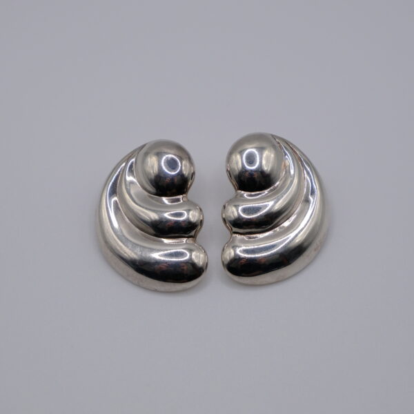 Modernist Ribbed Studs