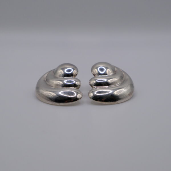 Modernist Ribbed Studs