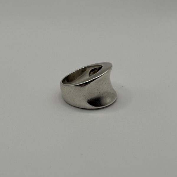 Modernist Tapered Band